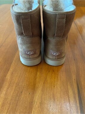 UGG Cory II Boot Chestnut Suede Shearling Women’s Size 8